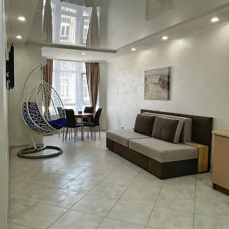 Apartment In Khmelnytsky Street Lviv Exterior photo