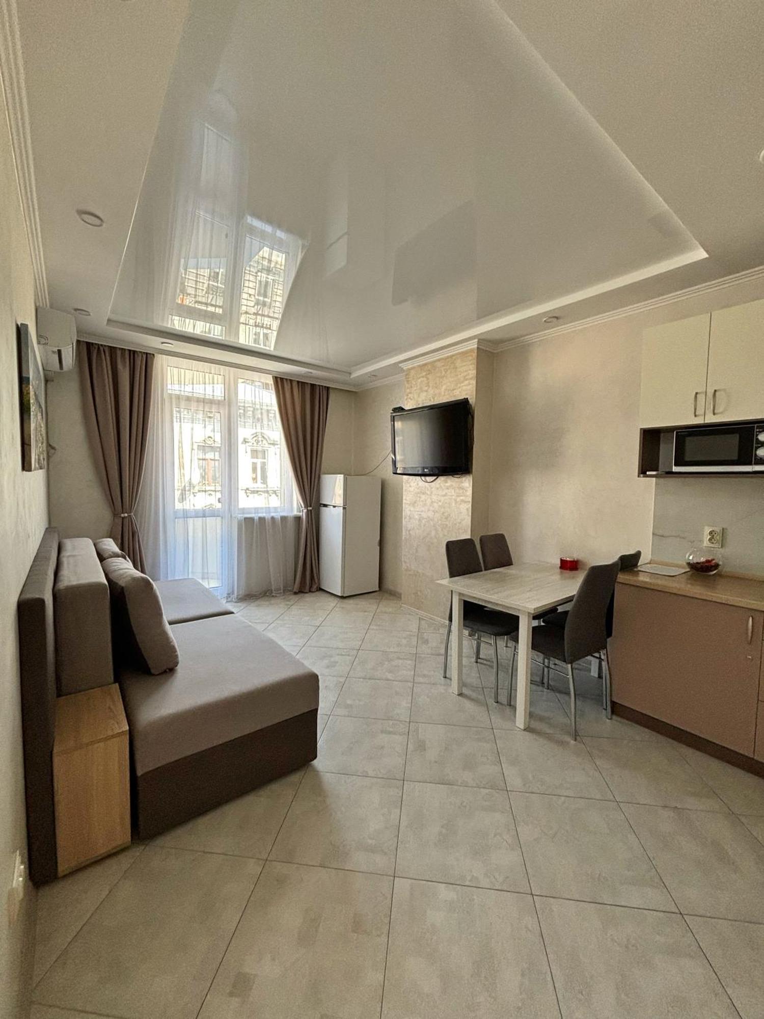 In Khmelnytsky Street Apartment Lemberg