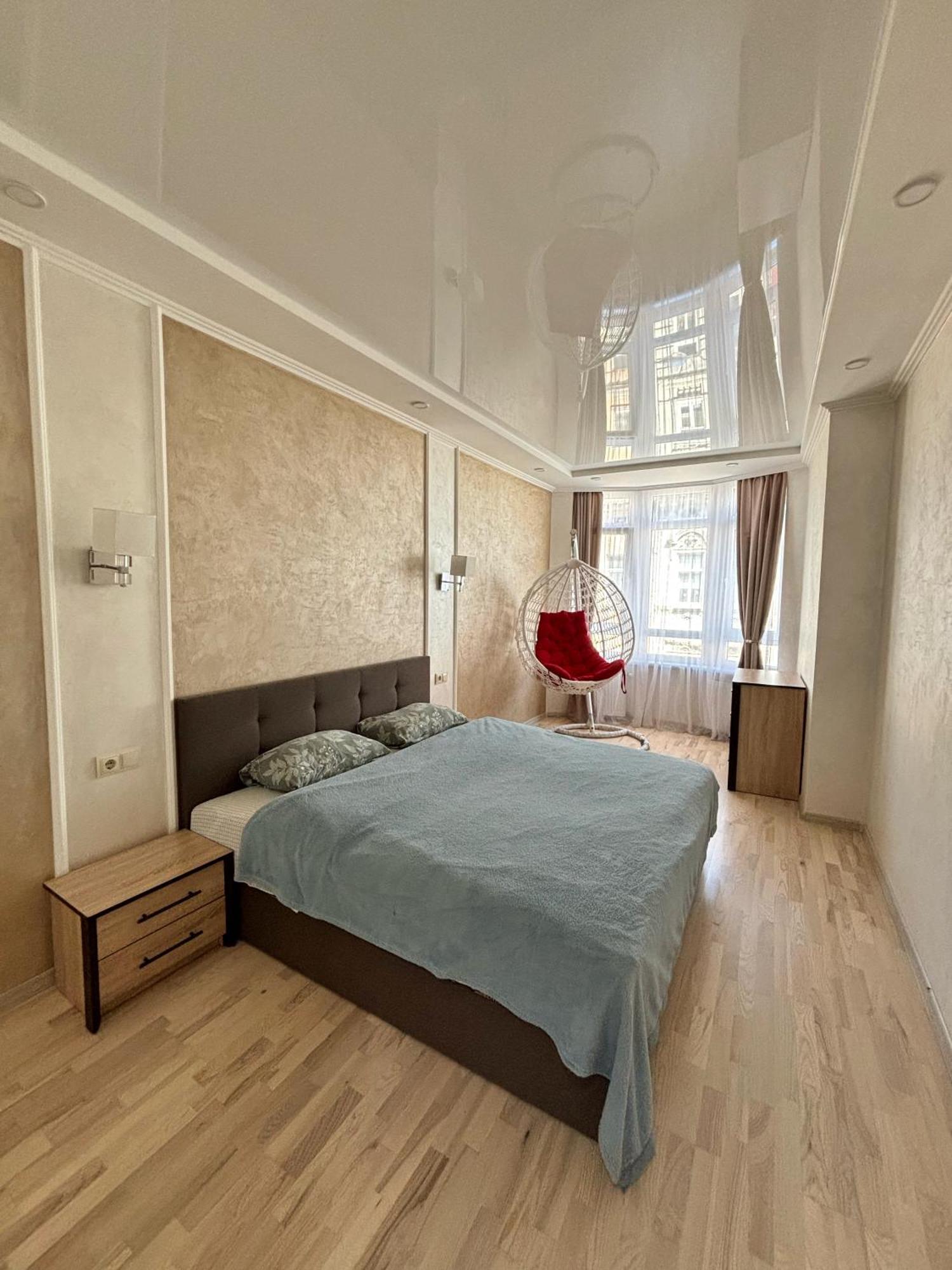 In Khmelnytsky Street Apartment
